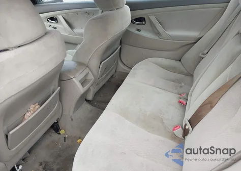 2011 Toyota Camry Le z USA, uszkodzony, nr VIN 4T1BF3EK5BU645771